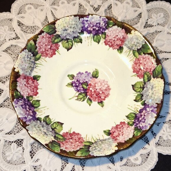 Paragon Fine Bone China Hydrangea Floral Teacup & Saucer Set With Gold Trim - Picture 4 of 6